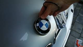 WYMIANA ZNACZKA EMBLEMATU BMW e39 REPLACING THE BMW LOGO OR EMBLEM [upl. by Lourie]