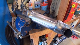 How to remove the catalytic converter from a stock 2016 Harley Davidson Exhaust Cut and Weld [upl. by Errot]