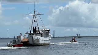 Boat aground in the Banana River [upl. by Powder]