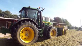 Team Cressoni trinciatura 2013 John Deere e Massey Ferguson 285 [upl. by Salvadore428]