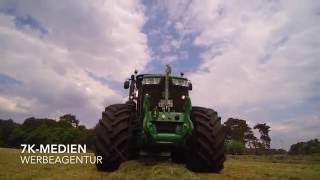 Grassilage 2016 8295 R amp 6210 R John Deere Schlepper und 2 Krone Ladewagen [upl. by Navanod174]