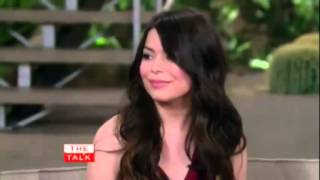 25 09 Miranda Cosgrove divulgando o EP High Maintenance no The Talk [upl. by Rollins955]