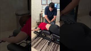 Ajuste Quiropráctico con Técnica Cox Flexión para ELIMINAR Dolor Lumbar [upl. by Owiat260]