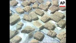 IRAQ JORDAN HANDS OVER SMUGGLED IRAQI ANTIQUITIES [upl. by Ynehpets205]