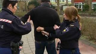 GPTV Leeuwarder politie houdt elf overvallers aan [upl. by Anelav]