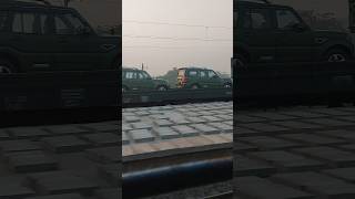 Train ke upar me Army truck or kar Mahindra Scorpio ja rahi hairailway train viralvideo [upl. by Ycnahc]