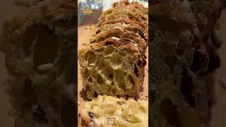 Panettoast il panettone nel bauletto Con cioccolato bianco noci e mirtilli rossi panettone [upl. by Zarihs]