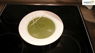 Rezept SpinatKokosSuppe mit Ingwer 100 vegan [upl. by Sirtimed]