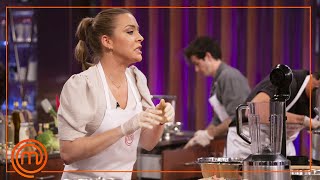 LUNA pierde los nervios y comete un gran error en la primera prueba  Masterchef 8 [upl. by Salim]