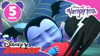 Vampirina  Le luci della ribalta  Disney Junior Italia [upl. by Anivek]