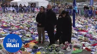 Claudio Ranieri lays wreathe for Leicesters owner at King Power Stadium [upl. by Mikeb]