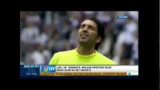 Buffon canta Inno La bella Signora [upl. by Rebna]