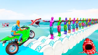 الأبطال الخارقين على القضبان دوامة قمع جسر  SPIDERMANon Motorcycle in Spiral Bridge Stunt Ride [upl. by Shute]