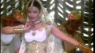 Aishwarya Rai Performs Classic Bollywood Mujra Concert MUST SEE [upl. by Hyams]