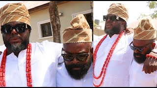 TEARS FLOW GABRIEL AFOLAYAN HOLDS amp COMFORTS CRYING AREMU AFOLAYAN AT THEIR MOM’S BURIAL [upl. by Aisan794]