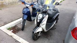 Piaggio Free vs Sym Mio [upl. by Oswal]