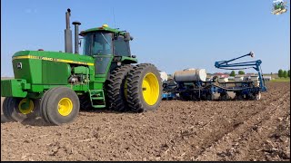 Planting Corn near Platteviile Wisconsin  John Deere 4840 Tractor amp Kinze Planter [upl. by Ynor]