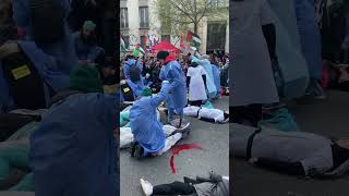 مشهد تمثيلي أثناء مظاهرة يوم الأرض في باريس شورتس shorts باريس paris manifestation gaza غزة [upl. by Emmer]