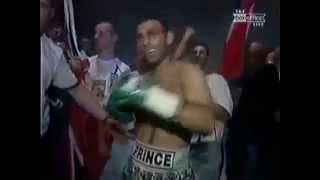 Entrance Naseem Hamed vs Manuel Calvo [upl. by Sosthena]