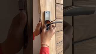 Door handle lock kese Lagaye youtubeshort videomy work [upl. by Horwitz896]