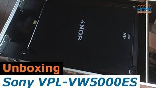 HCFR Sony VPLVW5000ES unboxing [upl. by Akcinahs]