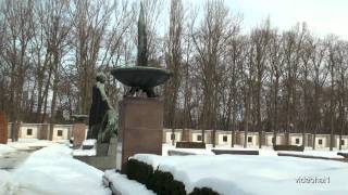 DAS SOWJETISCHE EHRENMAL IN BERLIN SCHÖNHOLZ [upl. by Ag]