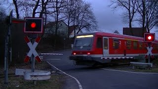 Spoorwegovergang Mengeringhausen D  Railroad crossing  Bahnübergang [upl. by Ellenrad]