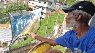 Mestre Rastafari e a Jangada de Plástico de Ovo de Páscoa [upl. by Peri584]