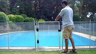 Valla piscina BABYSECUR puerta automatica [upl. by Huberty]