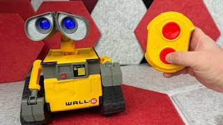 WALLE RC Robot Toy Review  Disney Pixar Movie Toys for Kids [upl. by Tice]