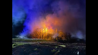 Brandeinsatz  brennen Gartenhütte und Hecke  26122021  Freiw Feuerwehr Reinhardshagen [upl. by Lebaron]