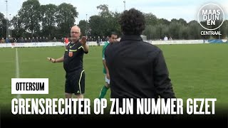 Grensrechter op zijn nummer gezet door scheids [upl. by Yniffit849]