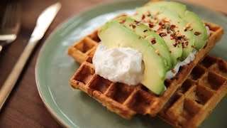 Solo Open Kitchen Zoete aardappel wafels met avocado amp ricotta [upl. by Aihgn]