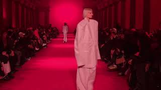 Model FALLS during Vetements ReadytoWear FallWinter 2024 Paris Fashion Week [upl. by Abigale]