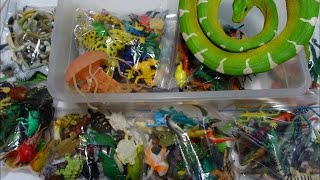 Whats in the box Small Plastic Animals 100s of Reptiles Fish Dinosaurs Bugs and more [upl. by Amity]