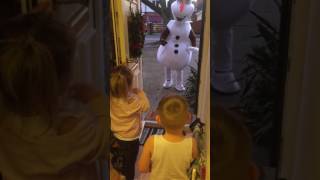 Olaf the snowman meets children Their wish came true frozen olaf [upl. by Sibyl]