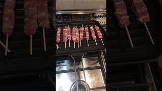 Arrosticini cotti sulla piastra in ghisa food padella summer cooking [upl. by Lafleur803]