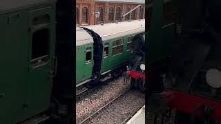 34059 Sir Archibald Sinclair filmed from the bridge steps at Sheffield Park Station [upl. by Clova317]