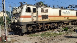 18478 Kalinga Utkal Express at Rajgangpur 18477 indian railways wap7 puri [upl. by Arrais]