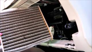 DIY change air filter of a Toyota Corolla 2010 [upl. by Rivera794]