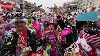 No Comment Zehntausende feiern Karneval in Deutschland [upl. by Hartman]