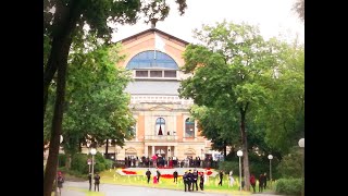 Video Festspiele Bayreuth 2023  bis Absperrung  Wanderstab Andreas Marc Berneth [upl. by Michaella]