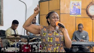 Powerful Pentecostal WORSHIP Song🎵 “Oduyɛfo kɛse n’abɛn”  Dcns Jane Quaye [upl. by Eldwun]