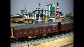 Harry Potter Hogwarts Express Lionel Train Set Video O Gauge 711020 [upl. by Emmons69]