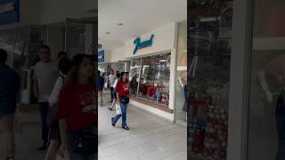 En Metrocentro Viendo los Adornos Navideños francovlogs elsalvador [upl. by Brittnee]