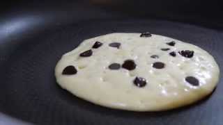 Hot Cakes con Chispas de Chocolate  Buena Vibra Vlog [upl. by Yenffad337]