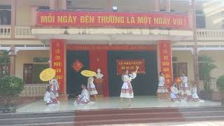 múa Đi giữa trời rực rỡ [upl. by Aenal]