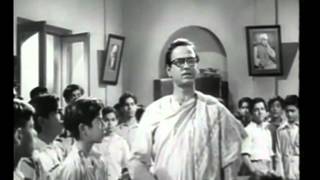 Is Desh Ko Rakhna Mere Bacho Sambhal Ke  Jagriti 1954 [upl. by Etteb]