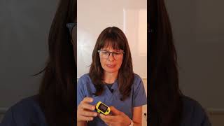 How does a Pulse Oximeter work nursingskills nursingschool nursingstudents nursingstudent [upl. by Duile]