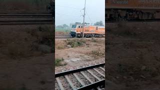 KALINGA UTKAL EXPRESS OVERTAKING HIRAKUD EXPRESS SHORTS railway indianrailways shorts [upl. by Ikcin]